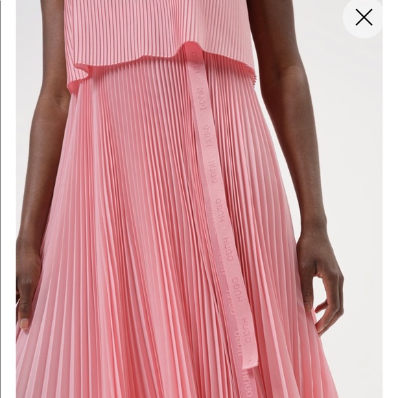 Hugo Boss Size SMALL Pink pleated dress - Picture 2 of 2